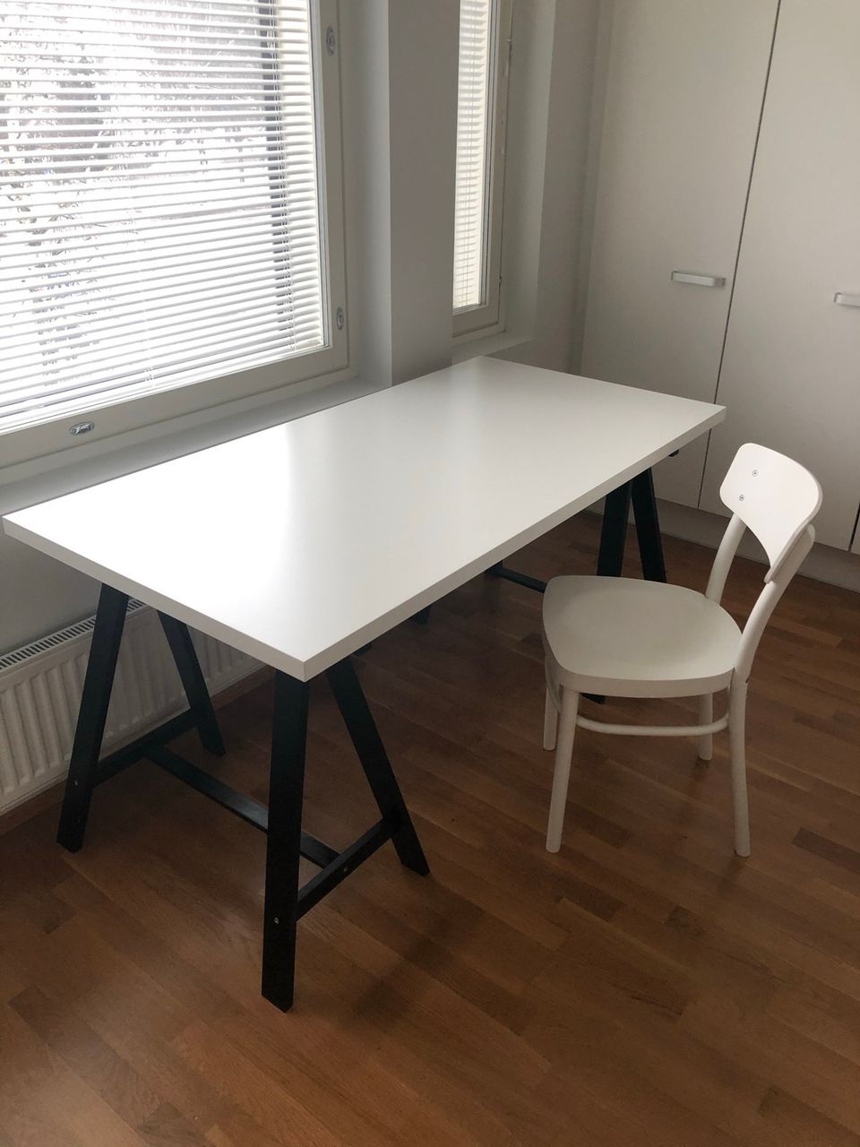 IKEA Työpöytä ja tuoli