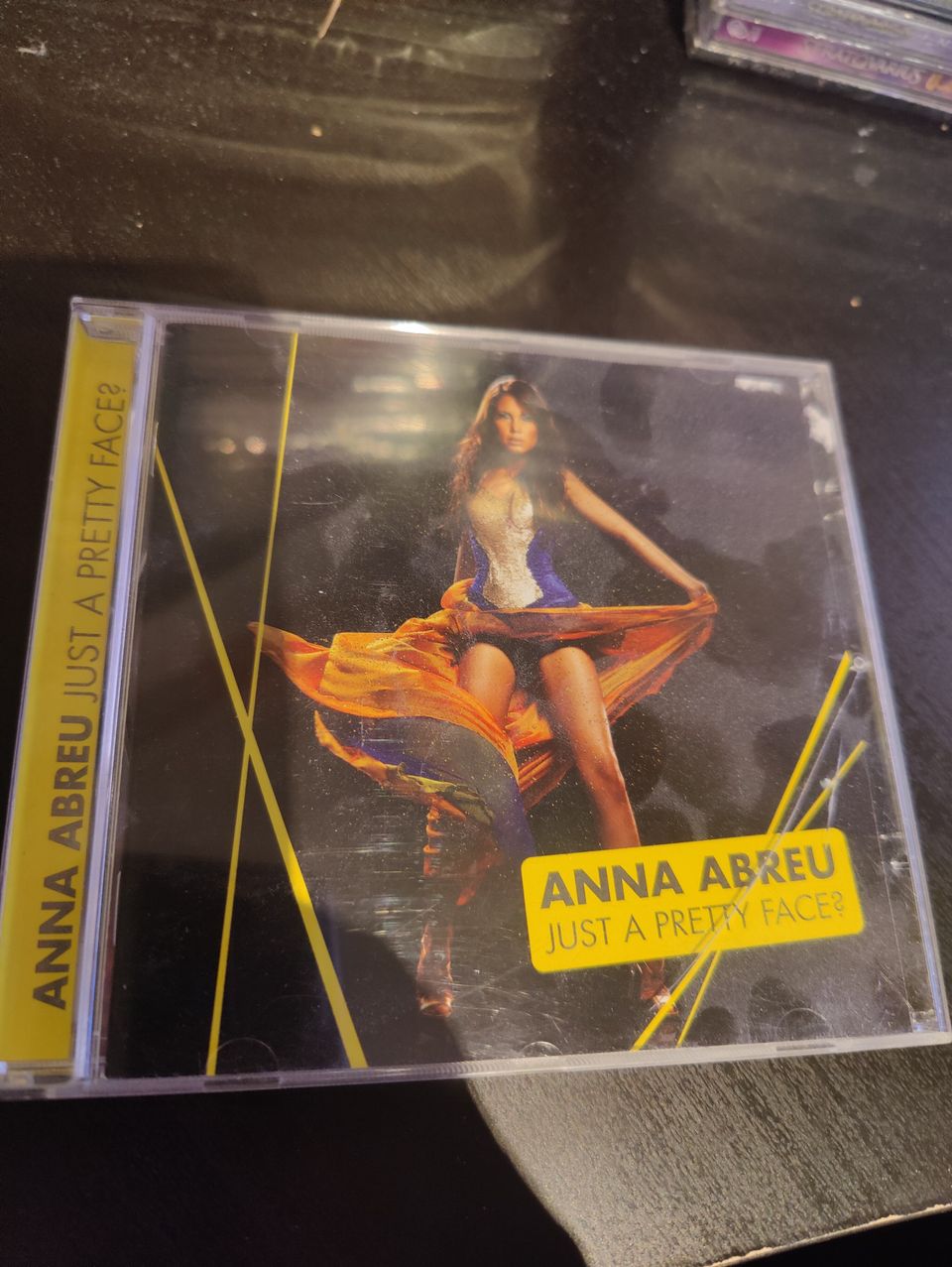 Anna Abreu Just a pretty face? VG+/EX-/+