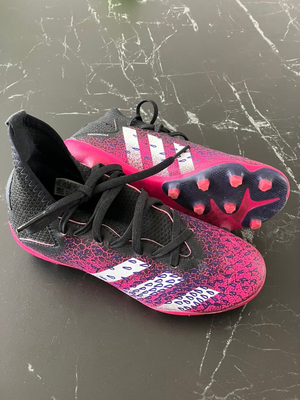 Adidas Predator nappikset koko 32