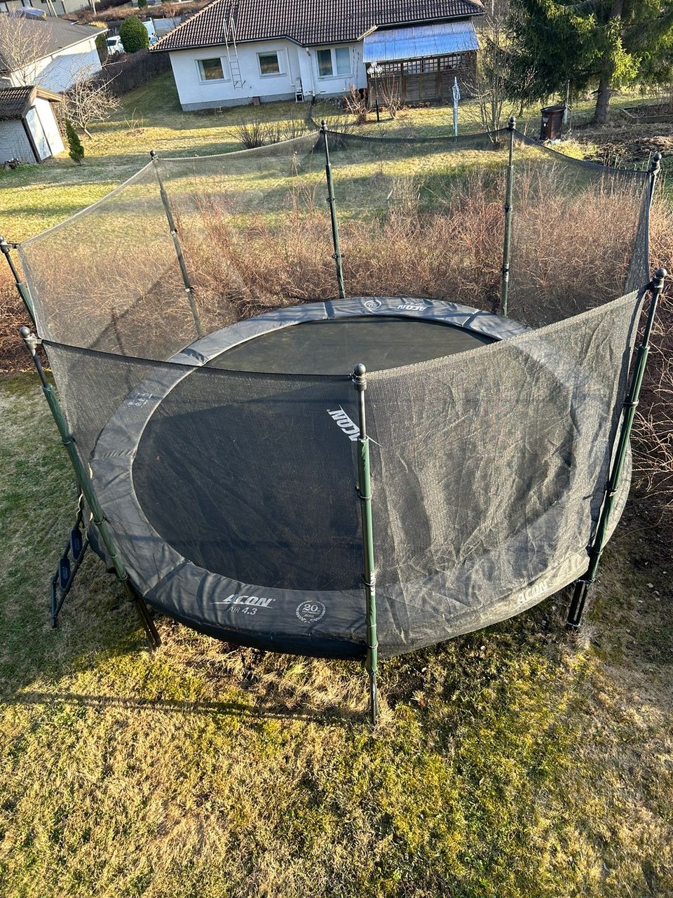 ACON Air 4.3m black frame trampoliini