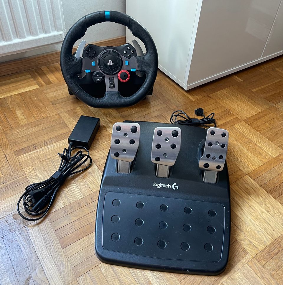 Logitech G29 Driving Force & Wheel Stand Pro