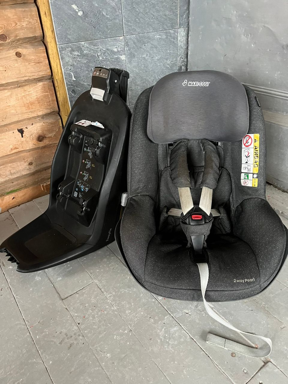 Maxi-Cosi turvaistuin 2 way Pearl + Isofix telakka