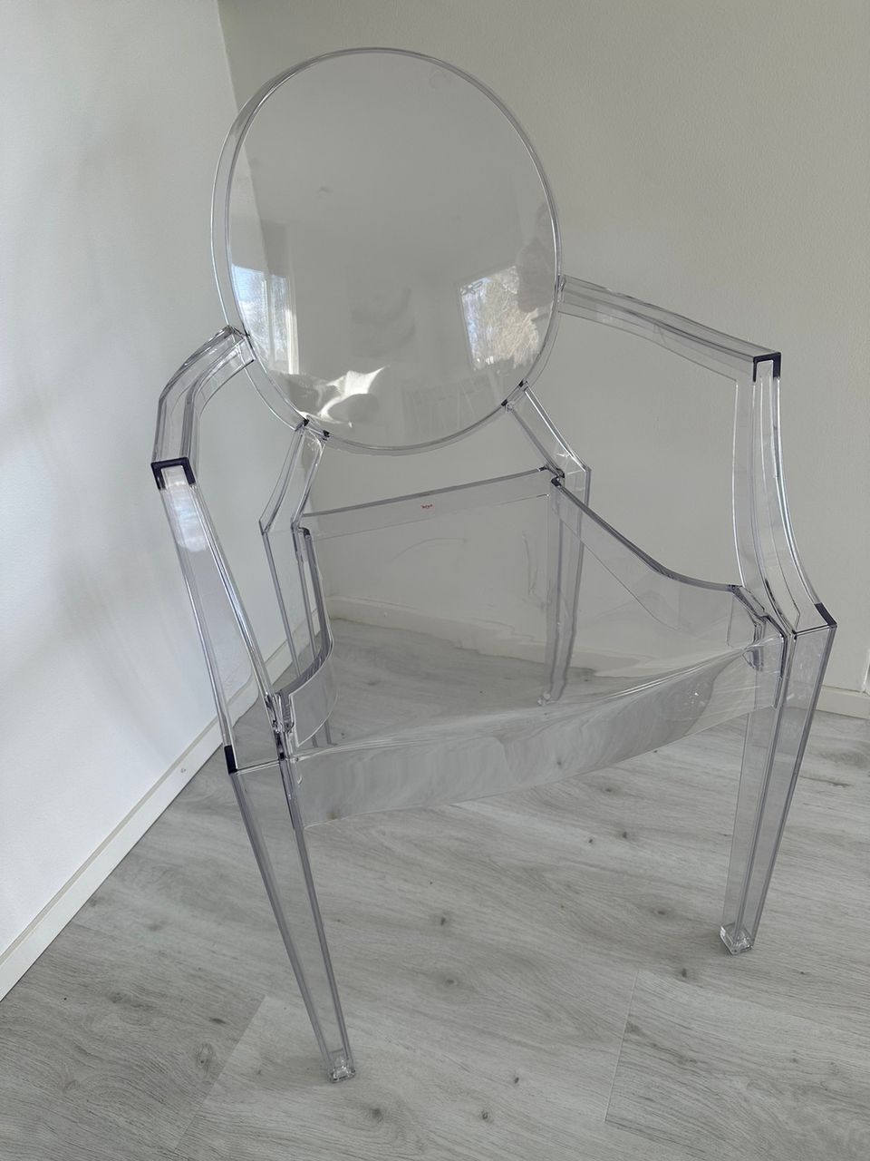 KARTELL Louis Ghost tuoli