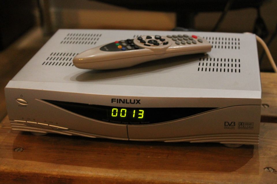 Digiboxi Finlux DVB-T 420 antenni digiboksi digisovitin antennidigiboksi