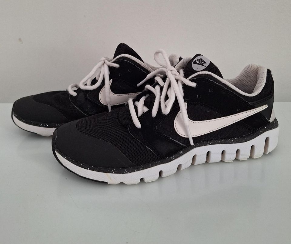 Nike flex raid 38 (24cm)