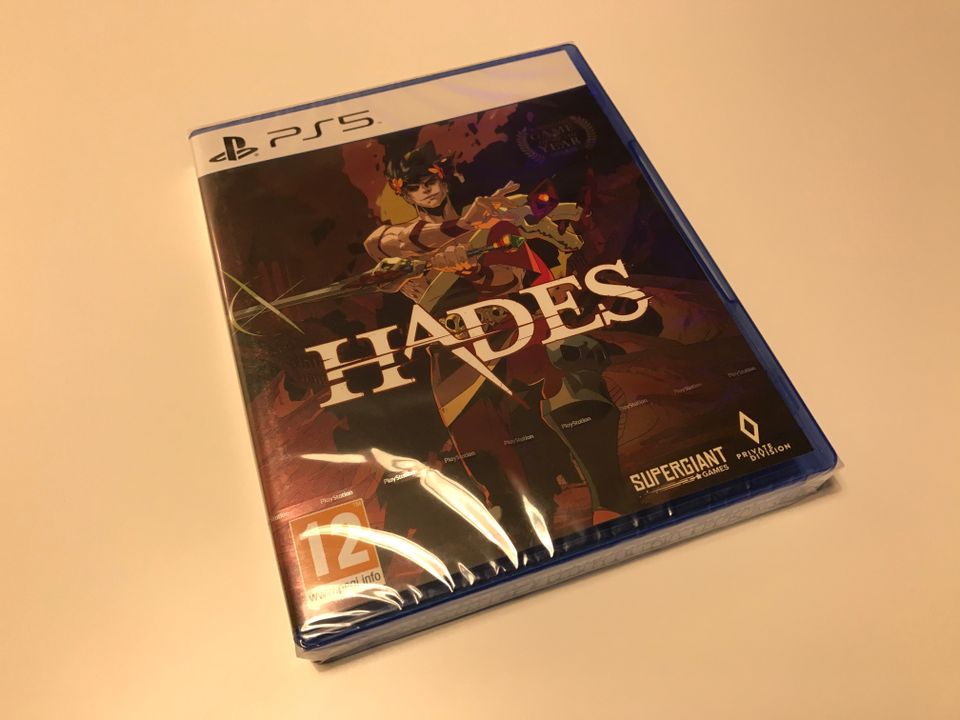 Hades PS5 -peli (nouto 00420)