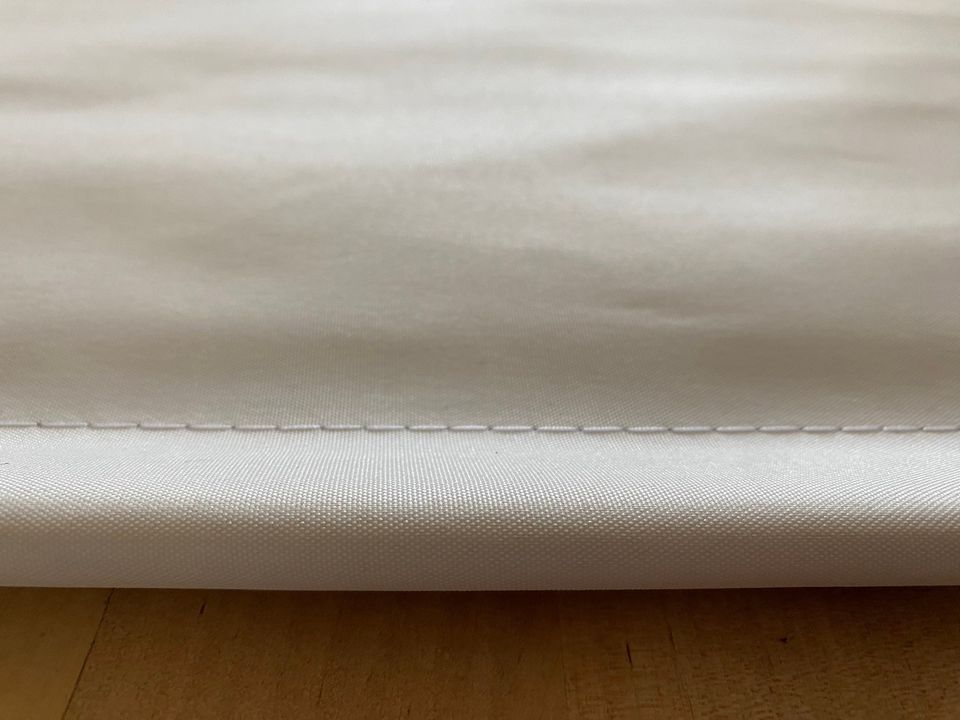 Pimentävä valkoinen rullaverho, leveys 175 cm