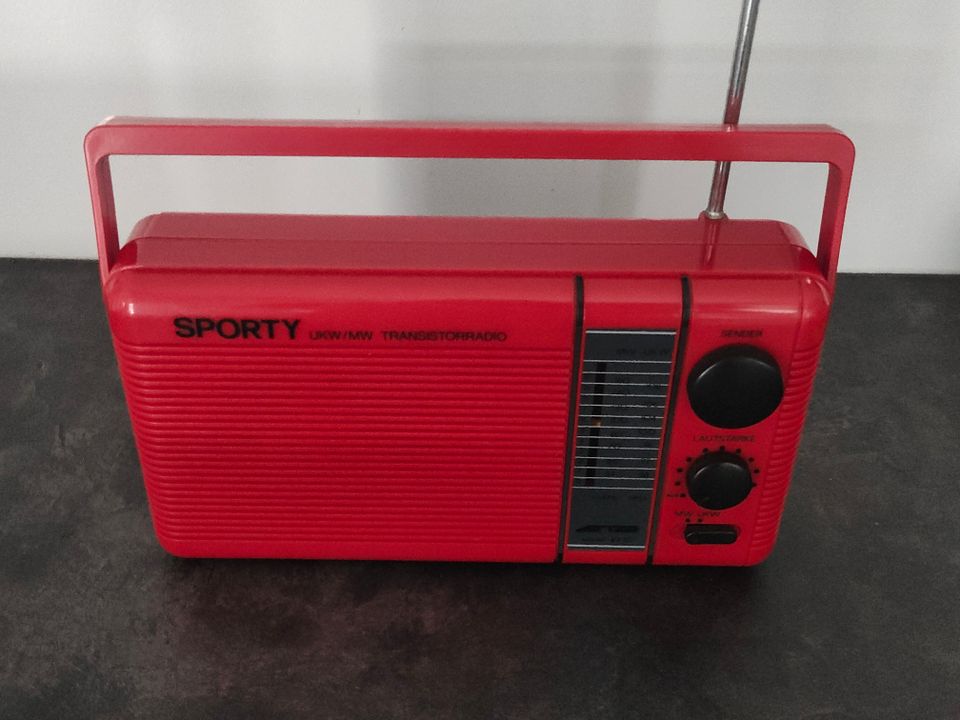 Sporty transistoriradio (retro punainen)