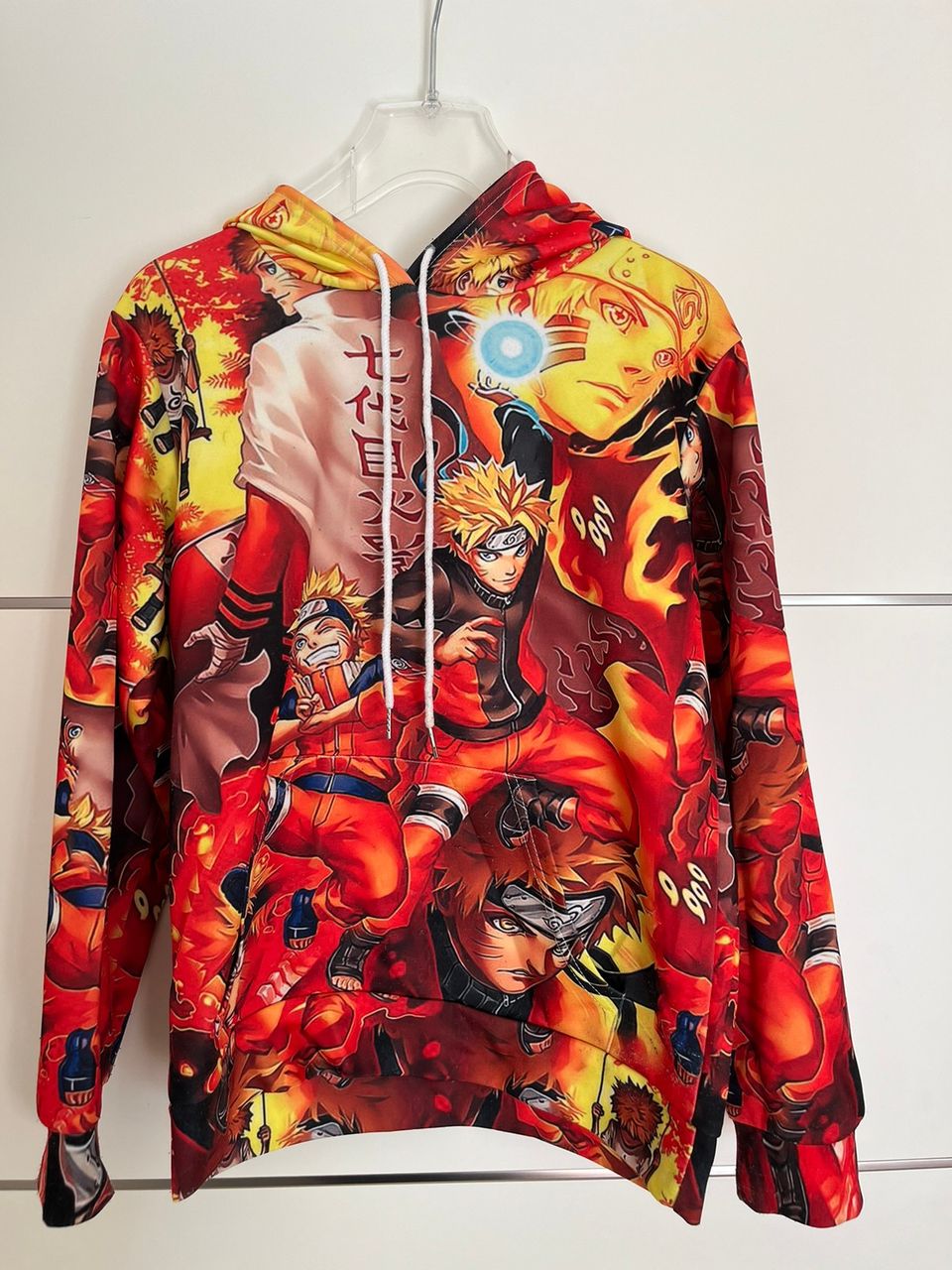 Naruto vaatteita paketti, 150-160 cm huppareita ja paitoja