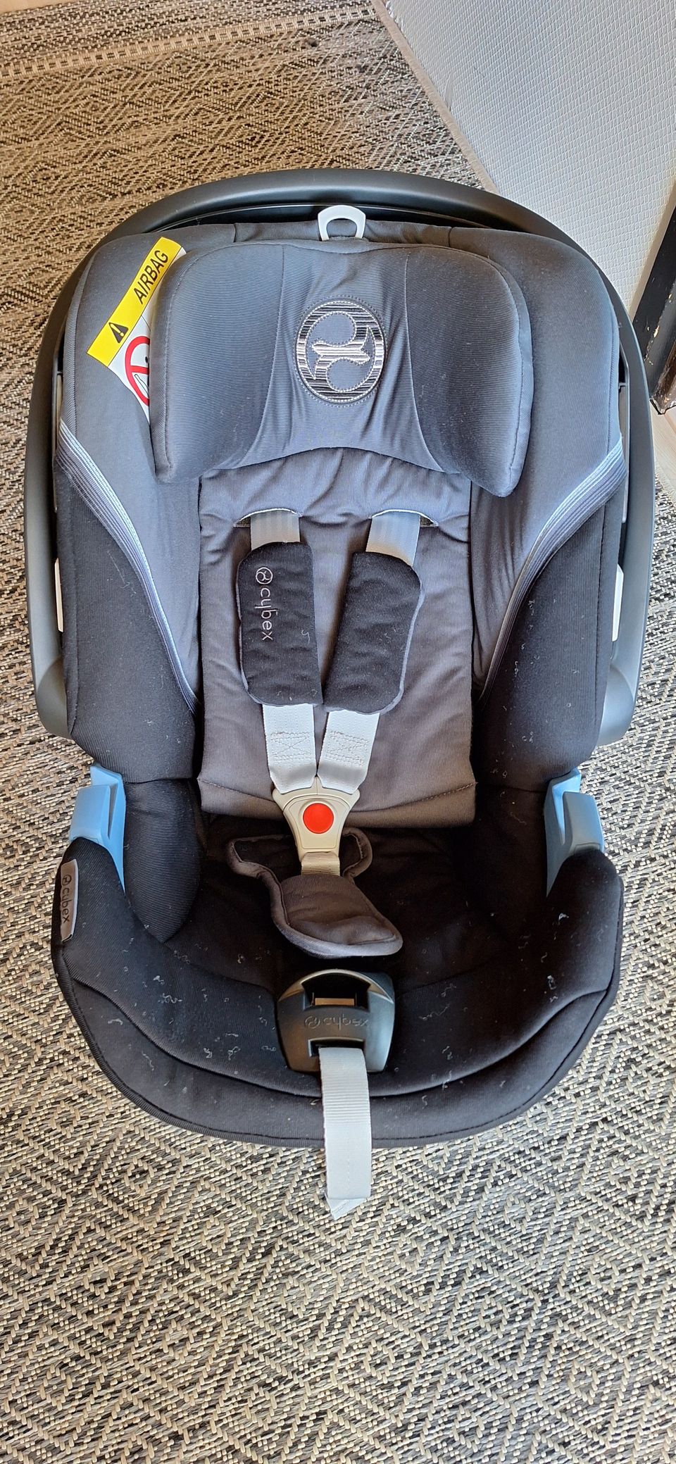 Cybex aton 5 turvaistuin + telakka