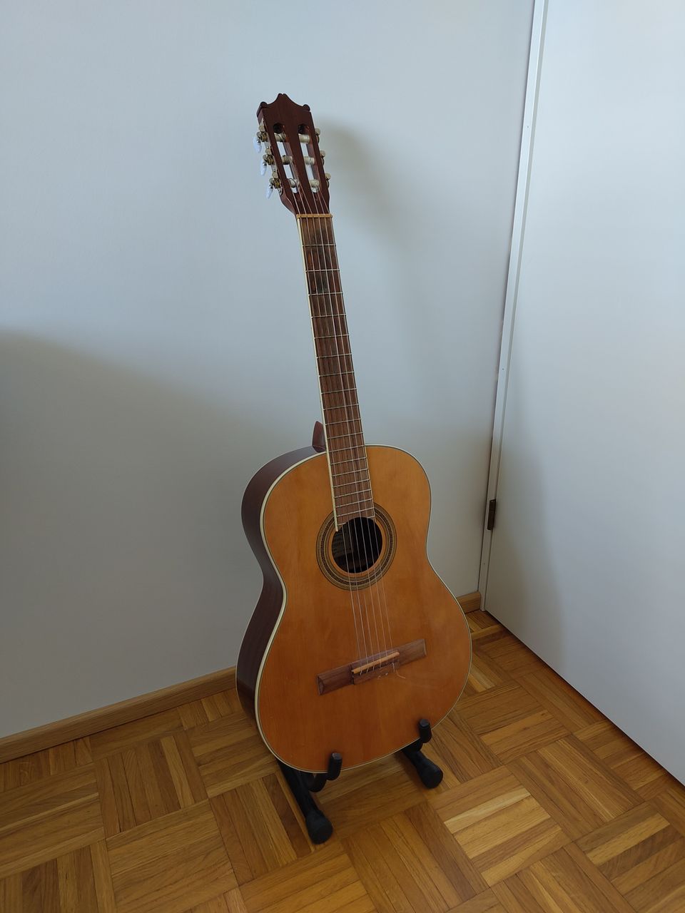 Salvador Ibanez GA5W-NT-27-01 klassinen kitara + teline