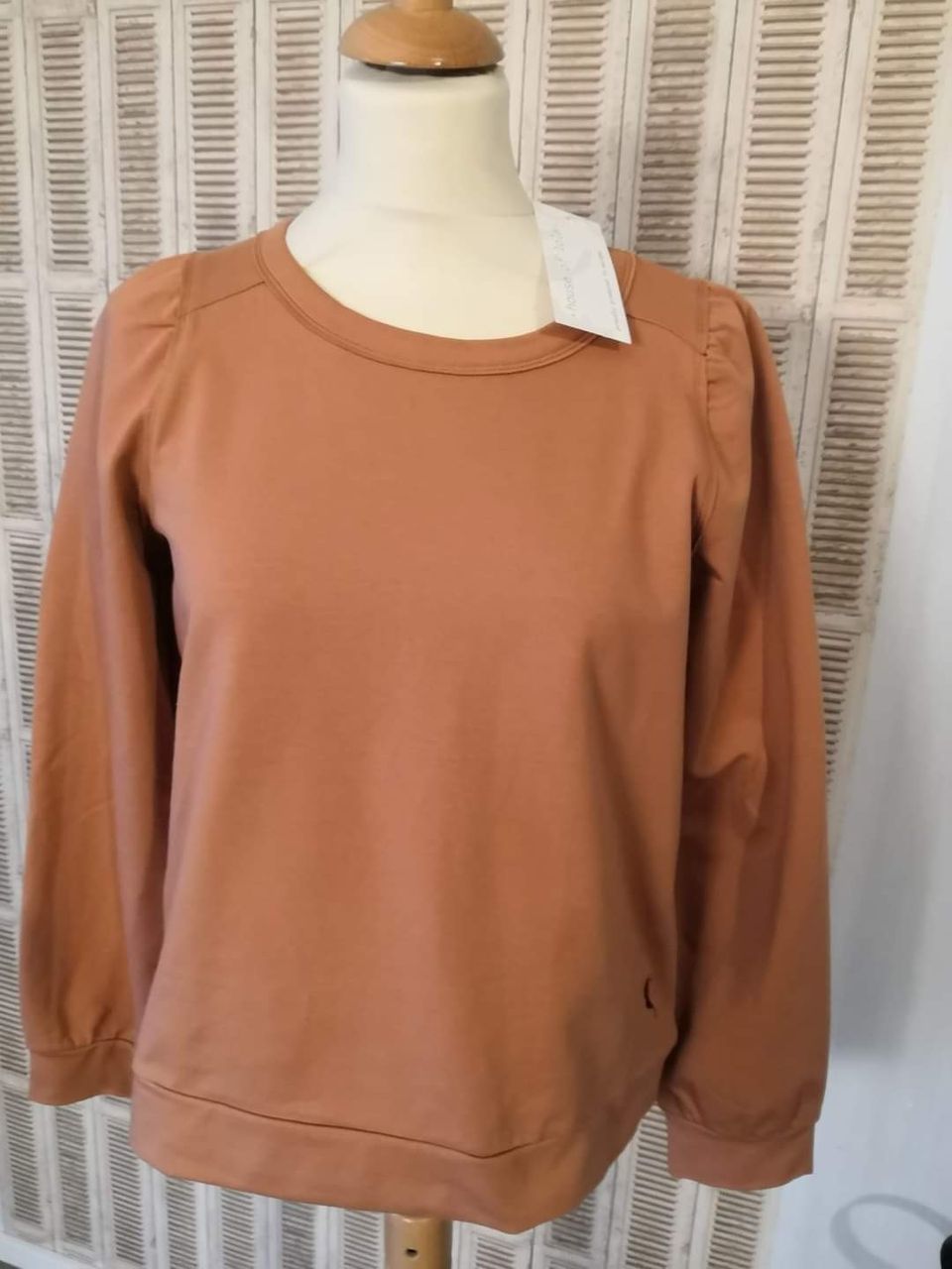 House of Lola Reach sweater S