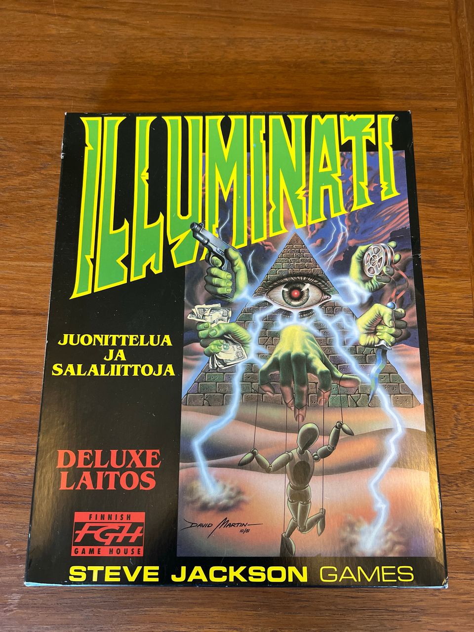 Illuminati - deluxe laitos - suomenkielinen versio. Steve Jackson Games