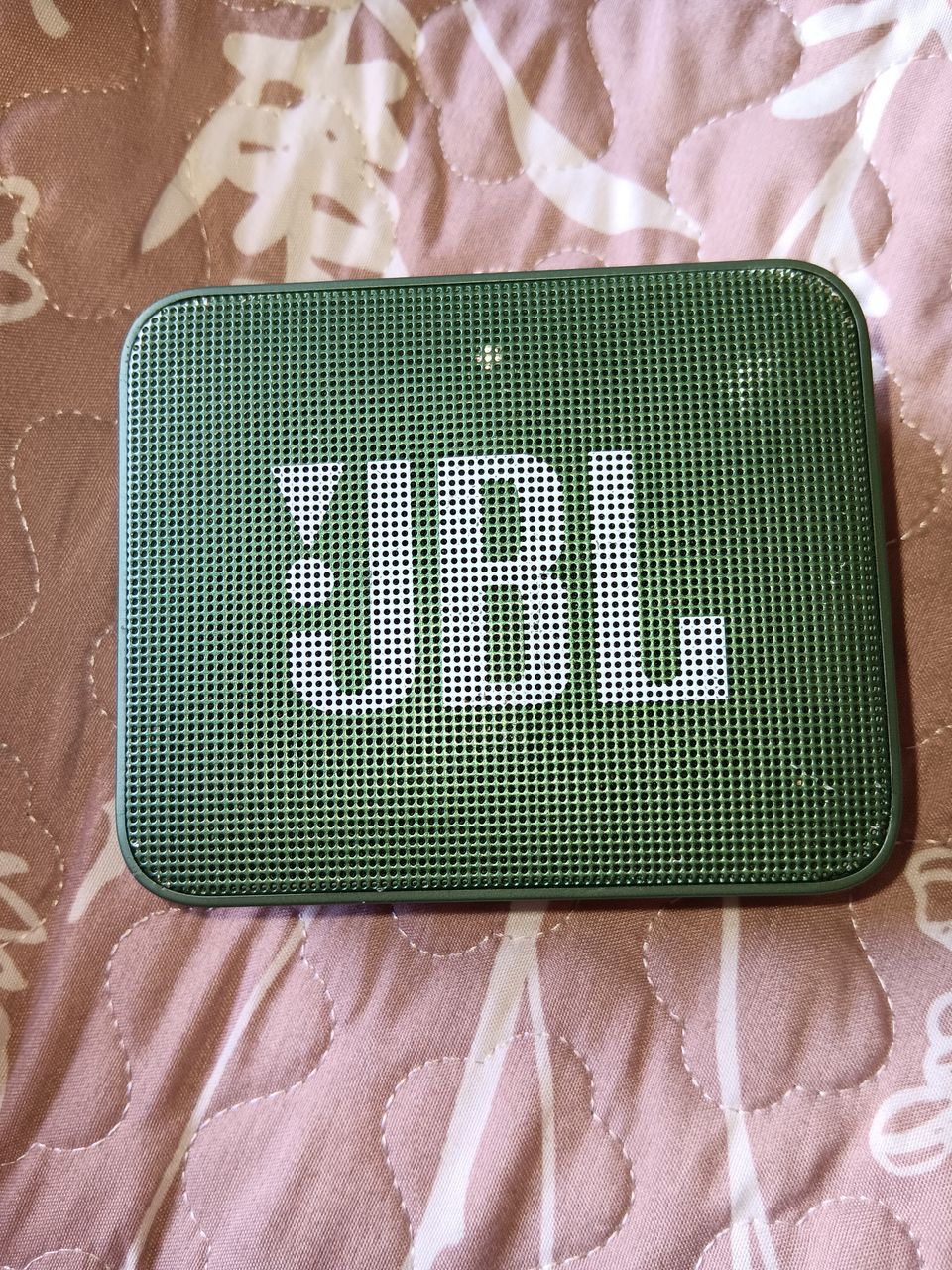 JBL kaiutin