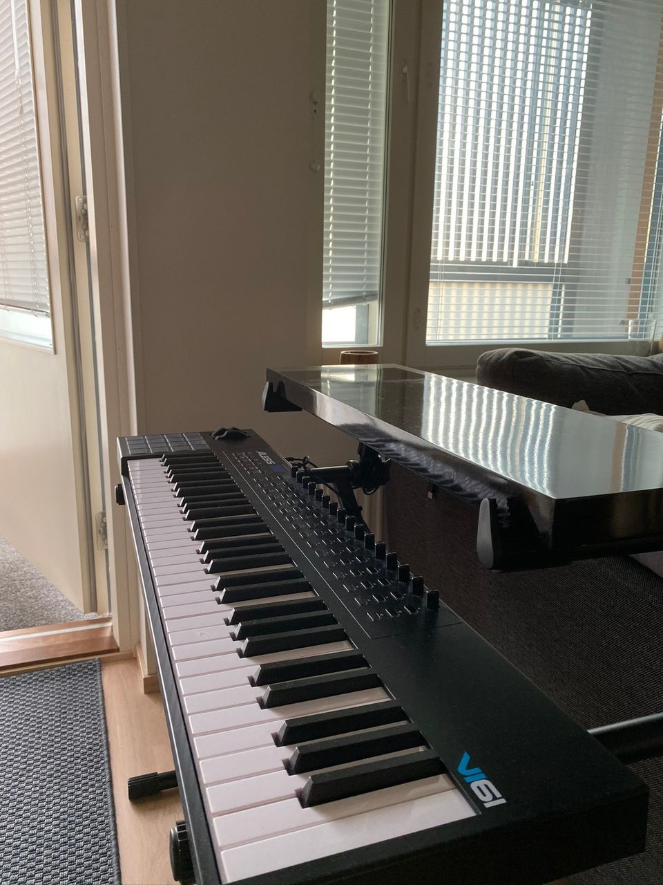 Alesis vi61 koskettimet/midiohjain