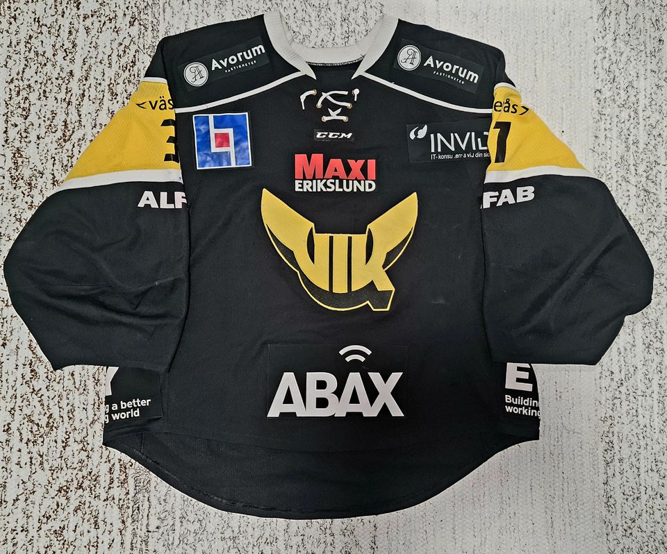 Västerås IK game worn maalivahdin paita.