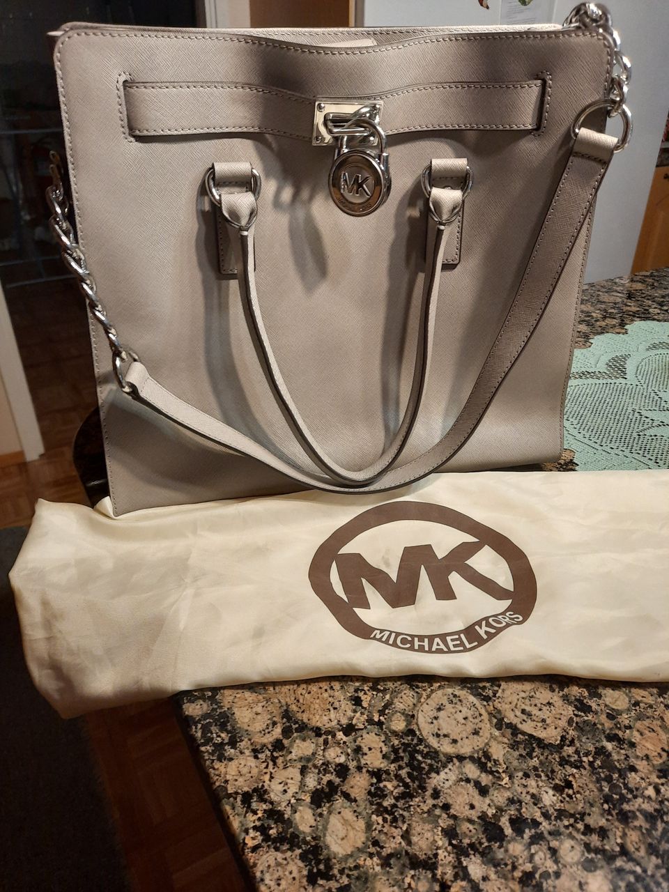 Michael Kors laukku