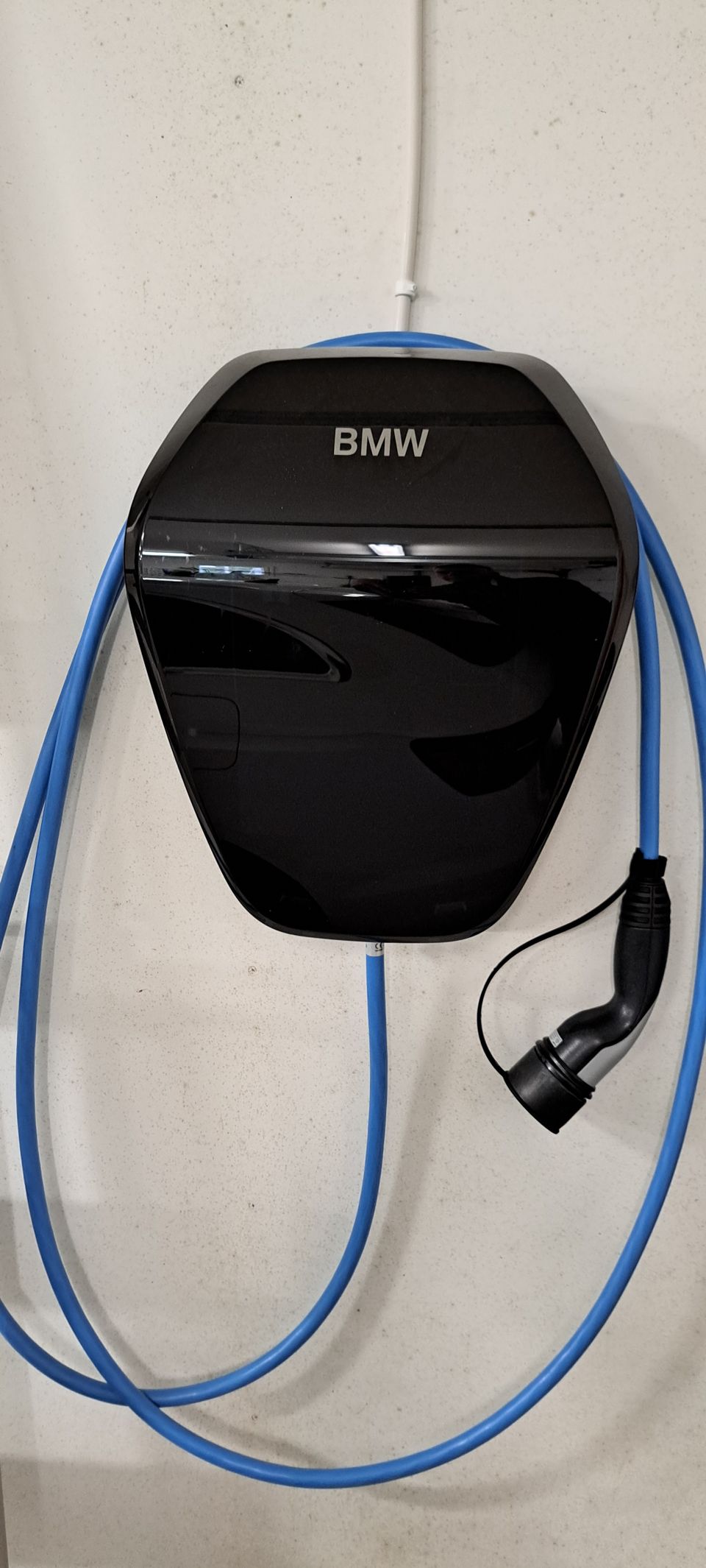 Sähköauton latausasema BMW 22 kW kiinteä johto 5 m type 2