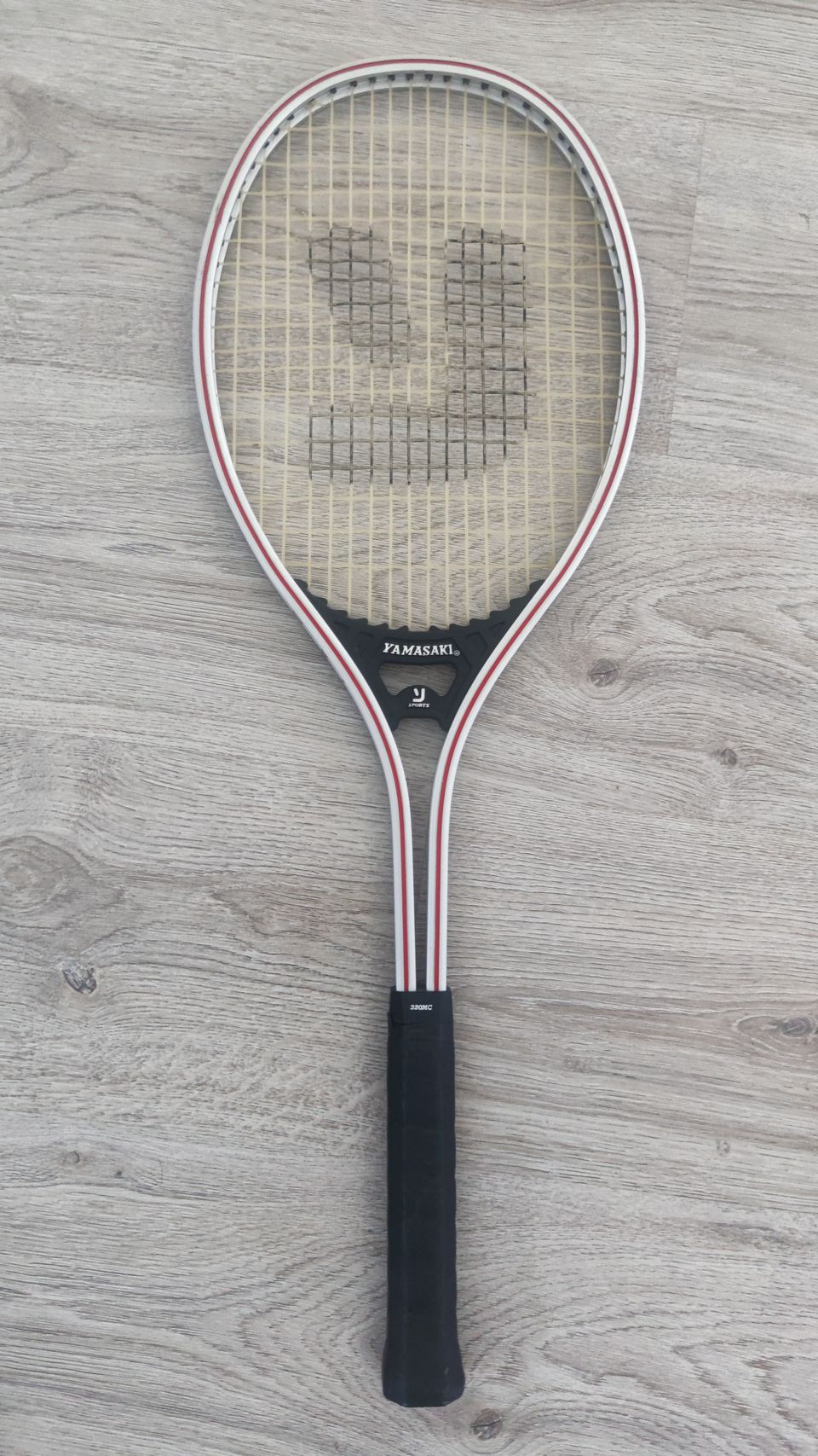 Yamasaki tennismaila