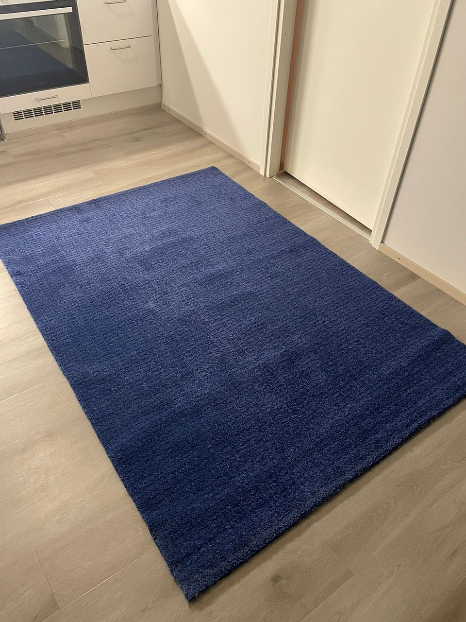 Myydään 2kpl Ikean ”Langsted” mattoa