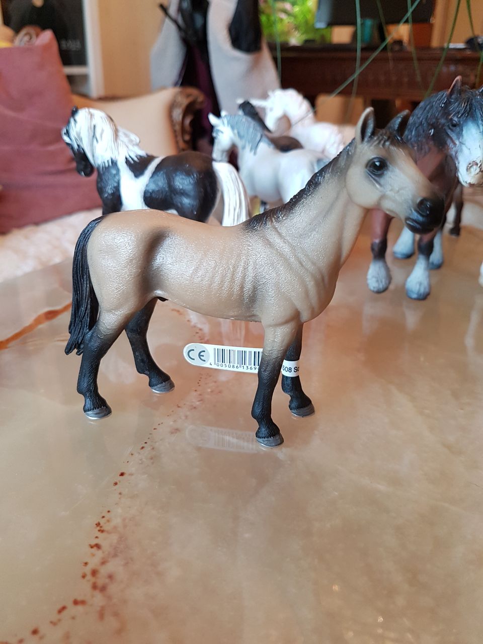 Schleich akhal teke hevonen