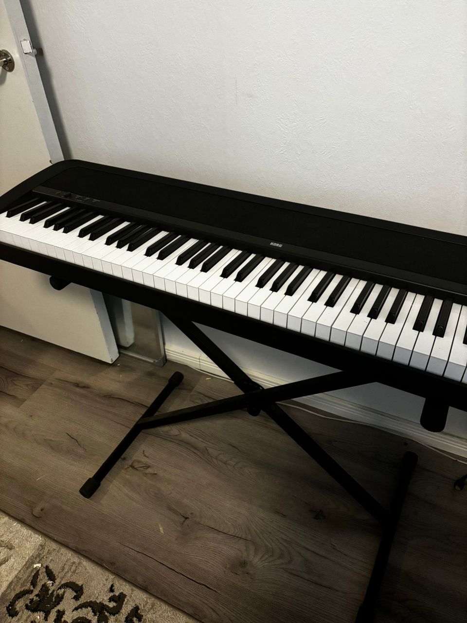 KORG B2 digitaalinen piano