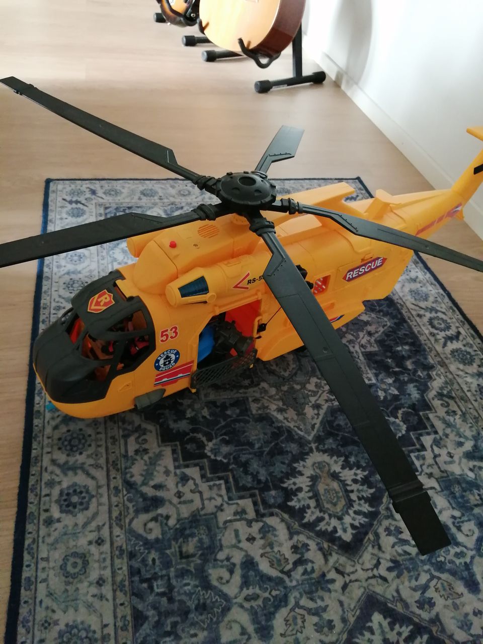 Suuri lelu pelastushelikopteri