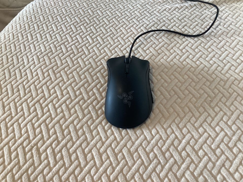 Razer deathadder elite peli hiiri