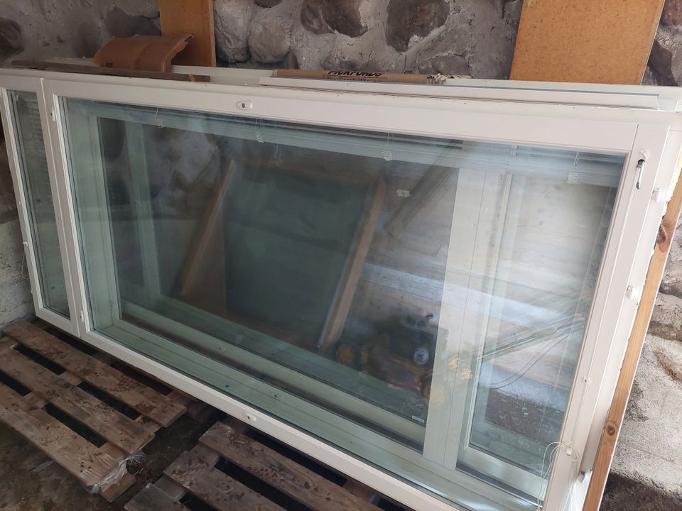 Ikkunat (2kpl 117cm×245cm)