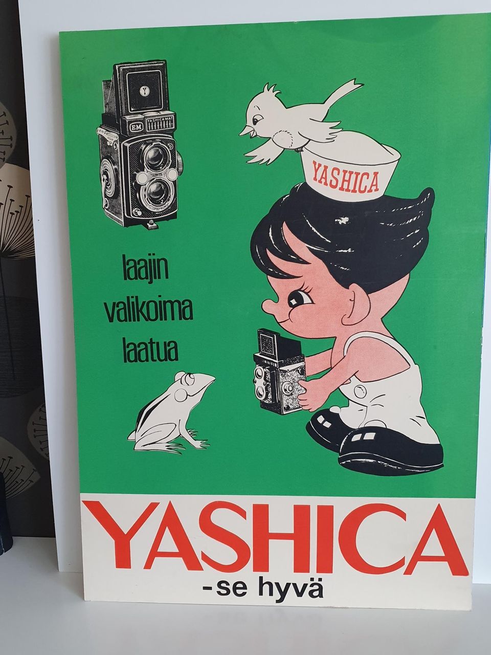 Yashica-mainosjulisteet, 3 erilaista