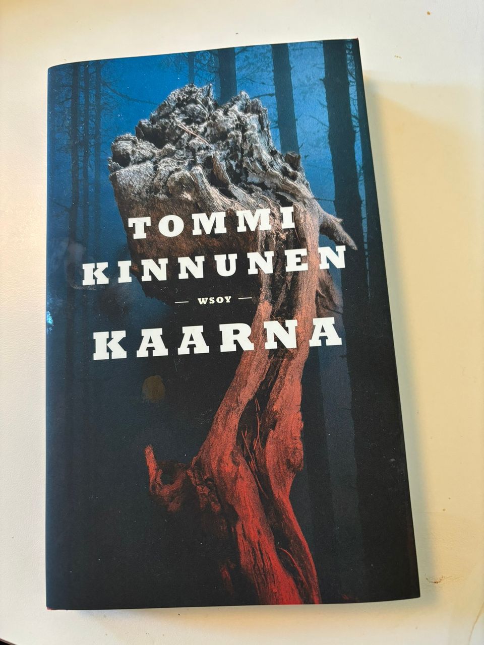 Tommi Kinnunen: Kaarna-romaani, uudenveroinen kunto