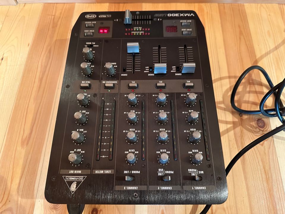 behringer vmx 300