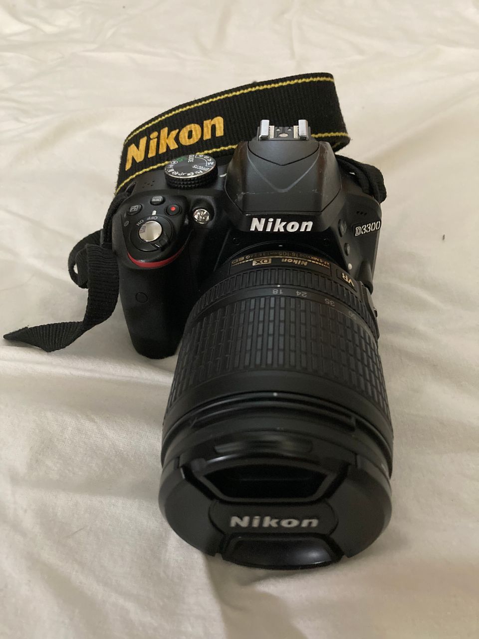 Nikon D3300  järjestelmäkamera & kuvaustarvikkeita