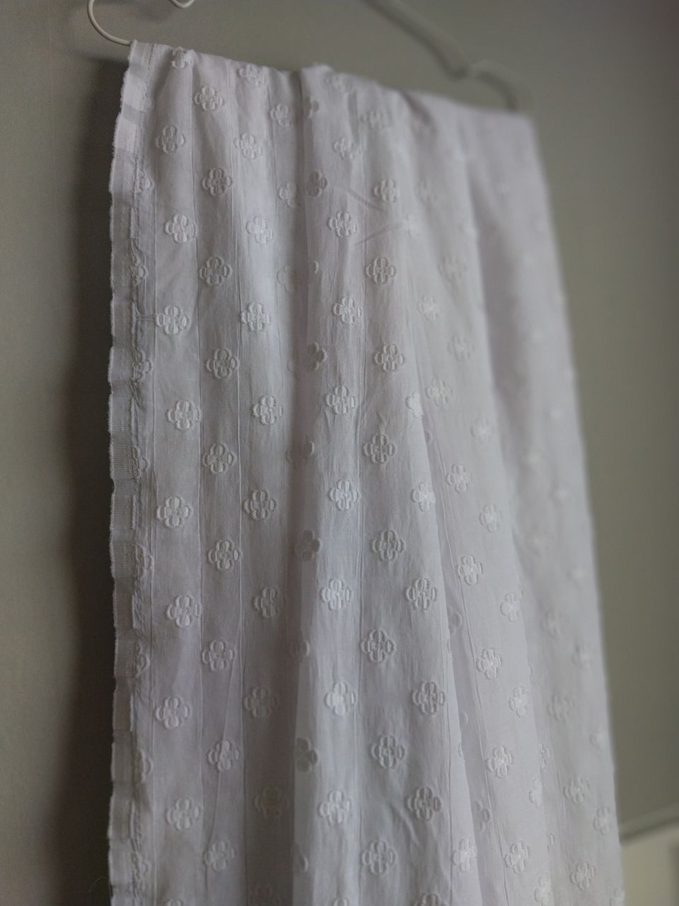 Kukkalinen valkoinen Puvillasekoite kangas