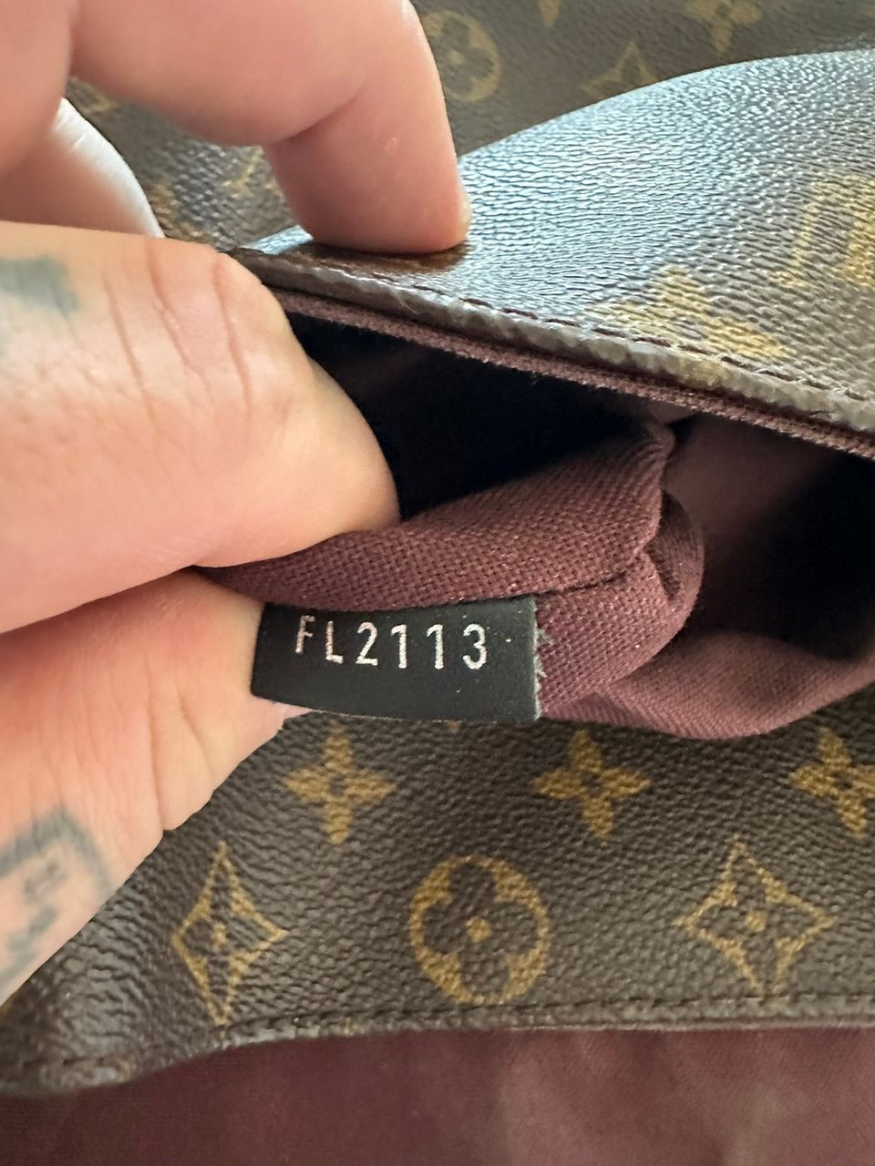 Louis vuitton messenger