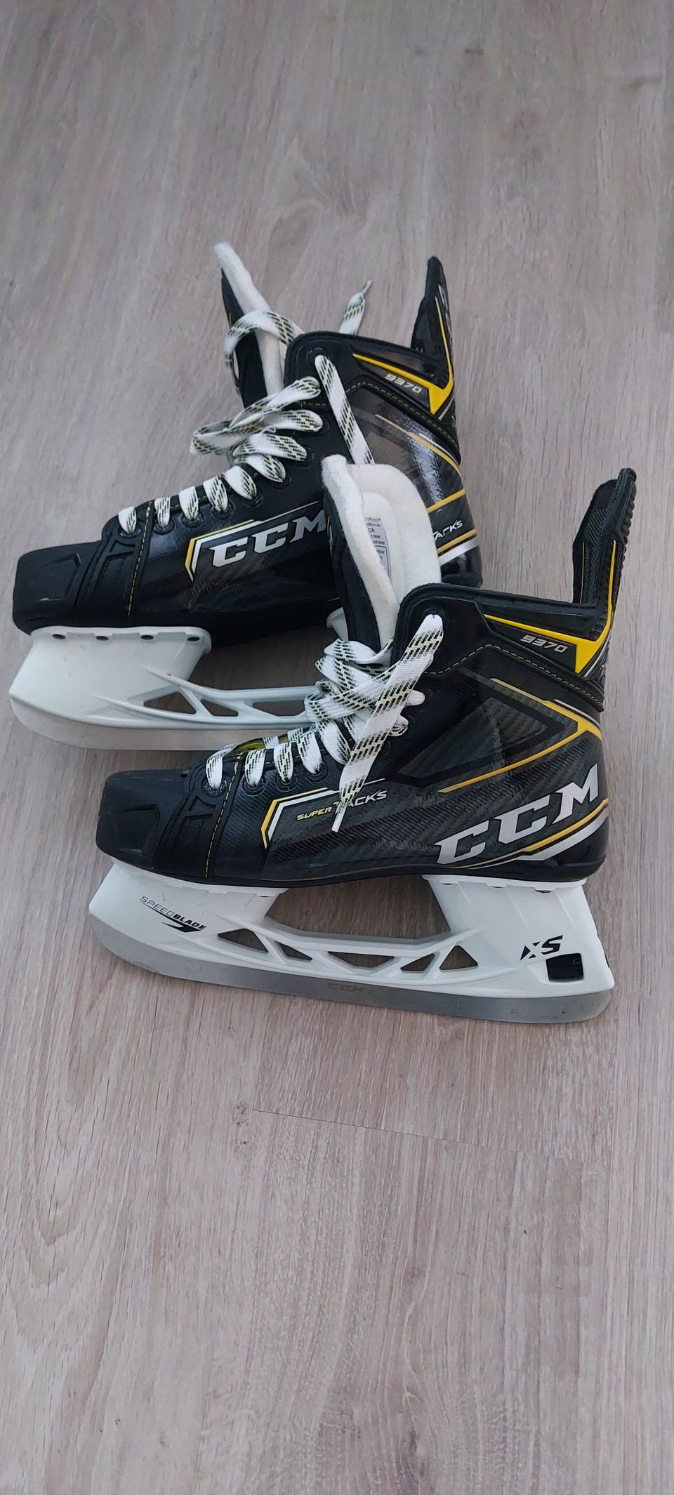 CCM SUPER TACKS 9370