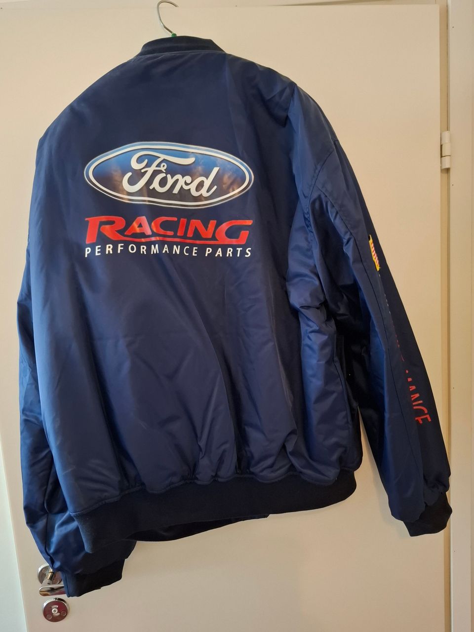 Ford Racing Takki