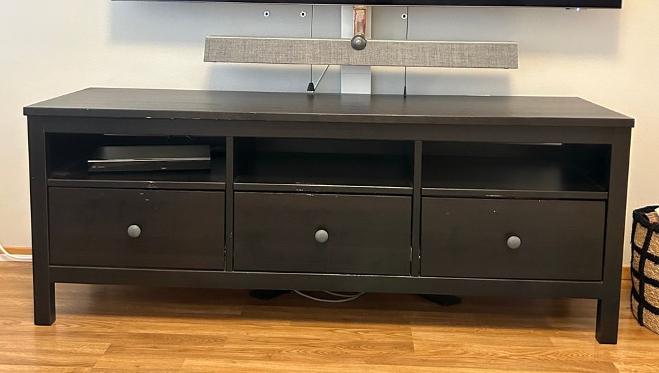 Ikean Hemnes tv taso