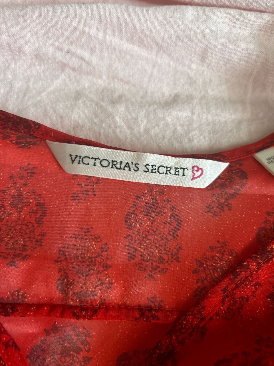 Punainen Victoria’s Secret toppi, mini mekko.