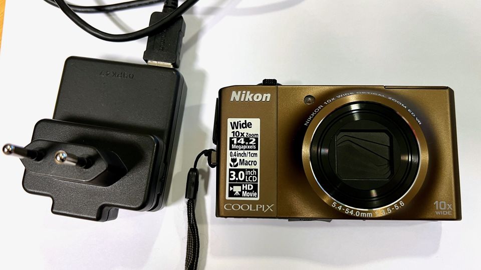 Kamera Nikon Coolpix S8000