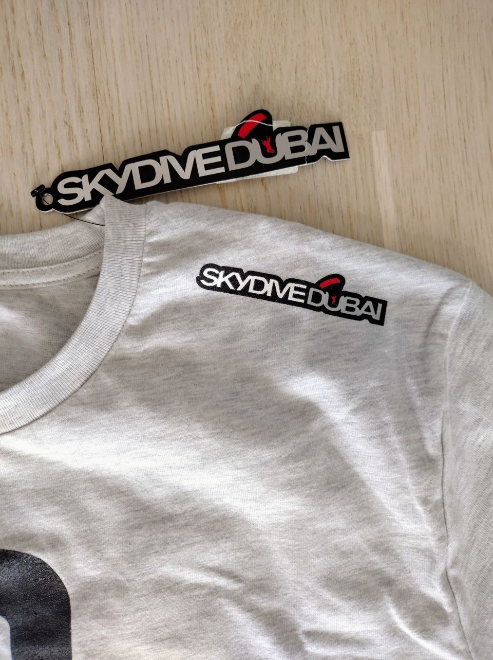 UUSI Sky Dive Dubai t-paita tee shirt new