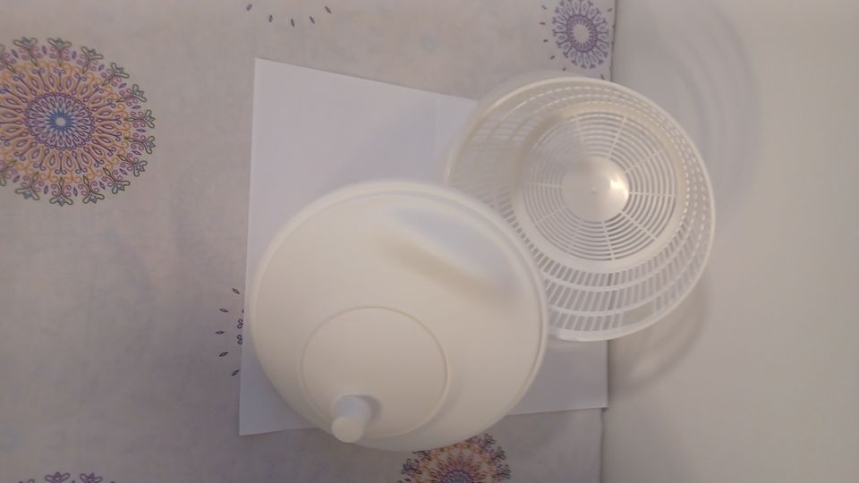 IKEA Salad Spinner Is Perfect For Your Homemade Salads