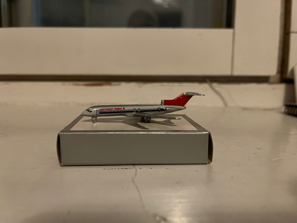 1/600 Schabak Northwest Orient Boeing 727