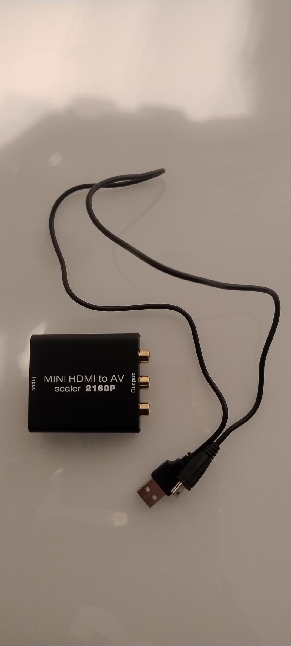 HDMI -> AV muunnin
