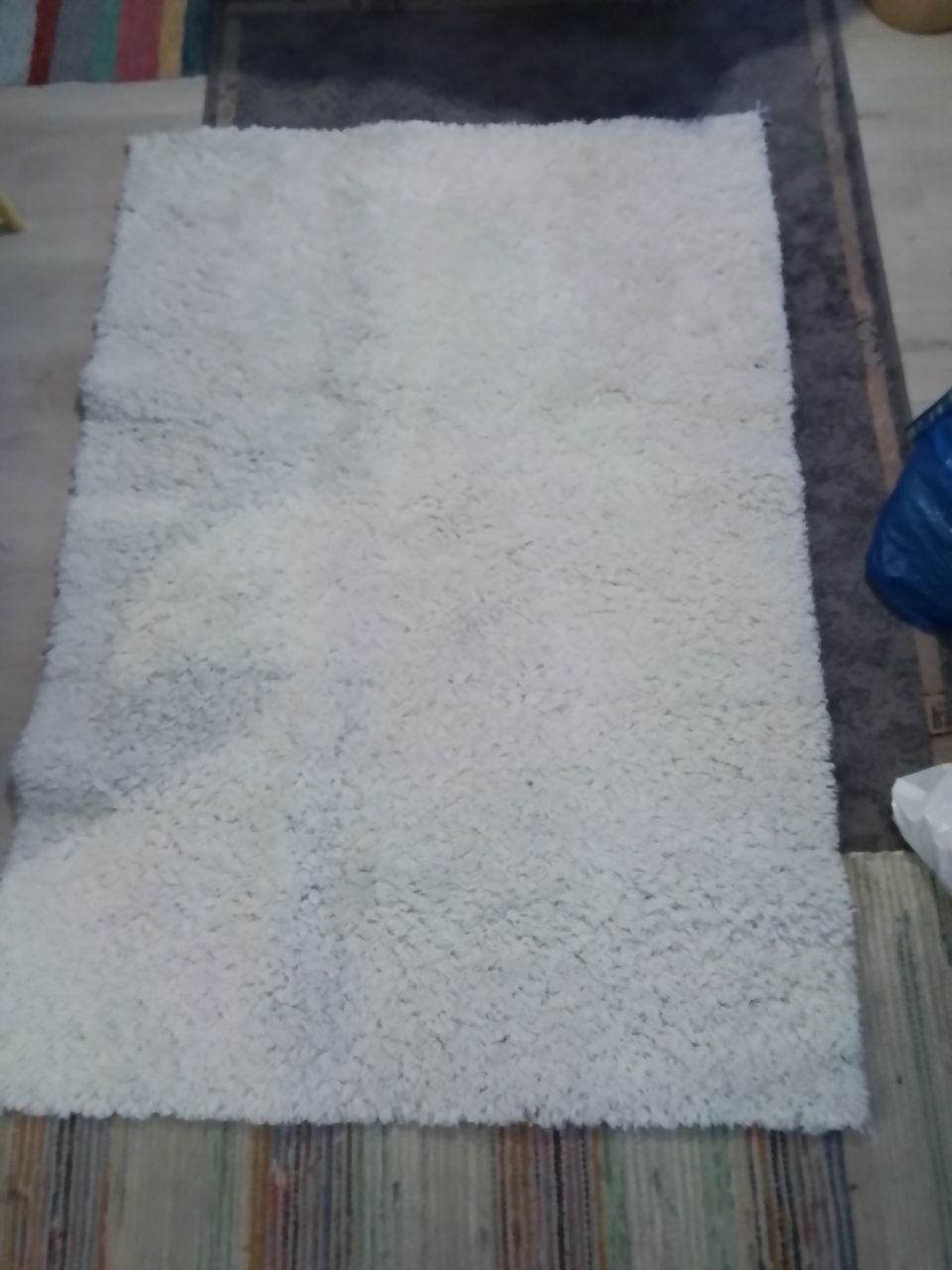 Ayla iso valkoine puolipitkää nukka matto