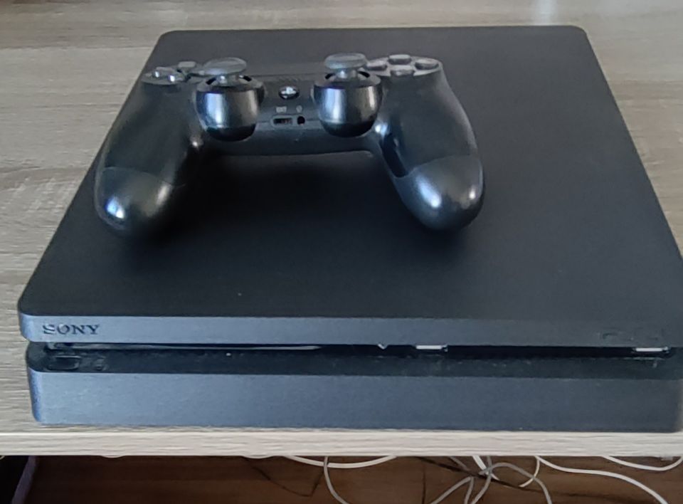 Ps4 slim 500gt