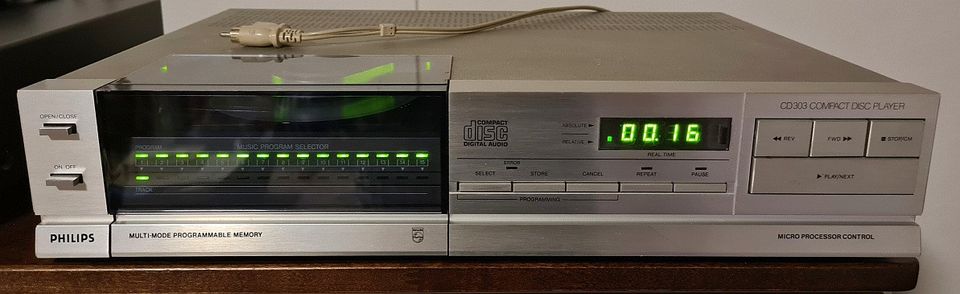 Philips CD303/00 CD-soitin vuodelta 1983 – Harvinainen!