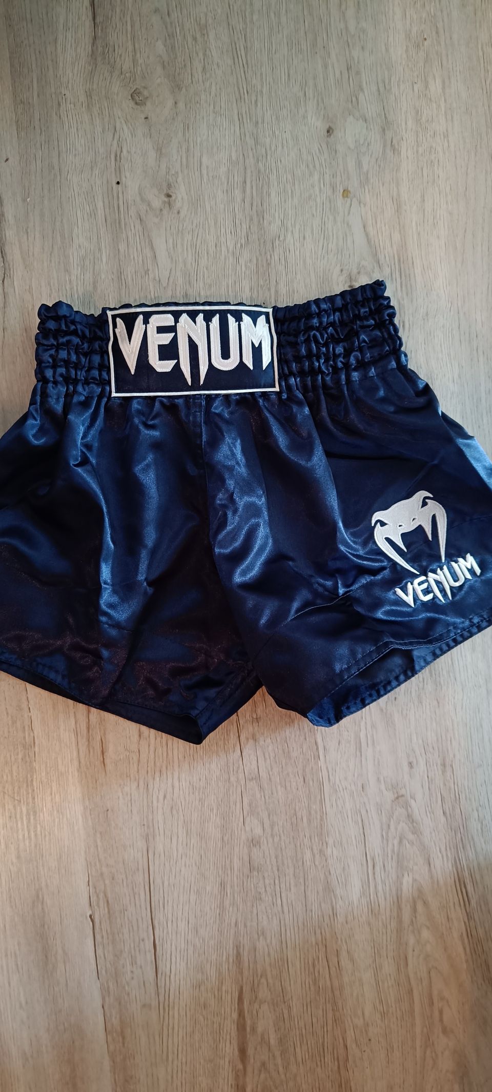 Venum Muay Thai shortsit