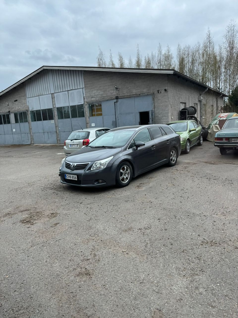 Varaosiksi Toyota Avensis -2010