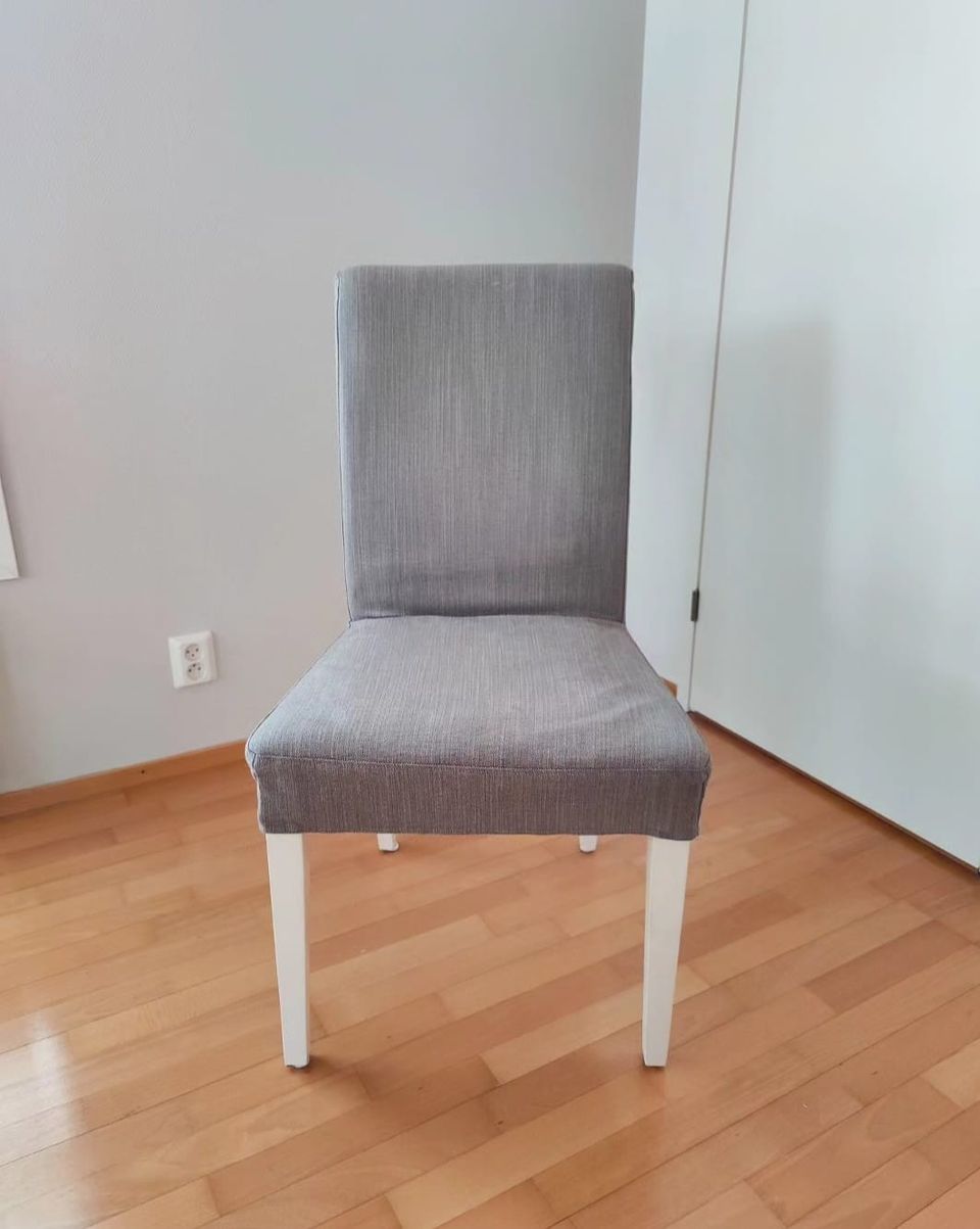 4x Ruokapöydän tuoli (Ikea Bergmund)